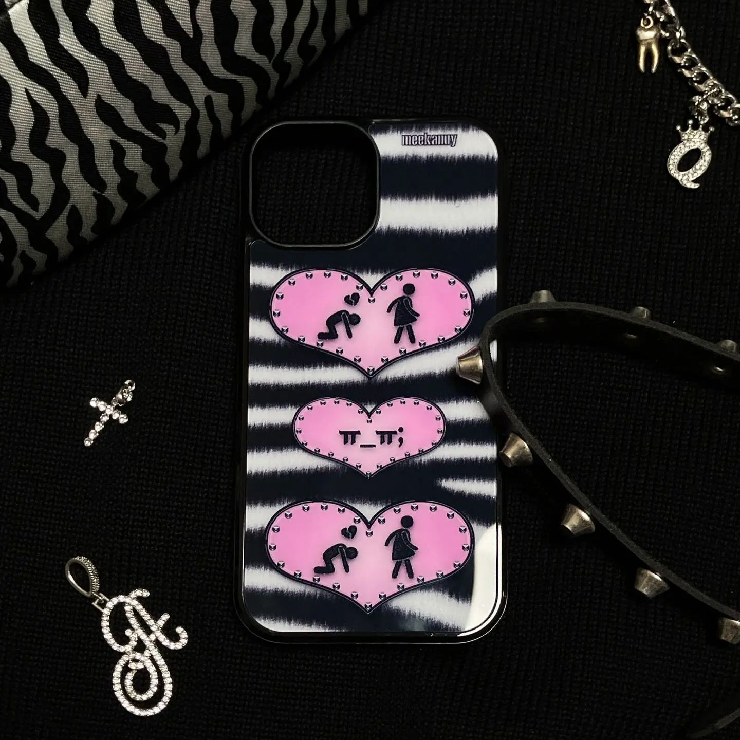 Niche Personality Ins Black an - Phone Cases Customized review and price